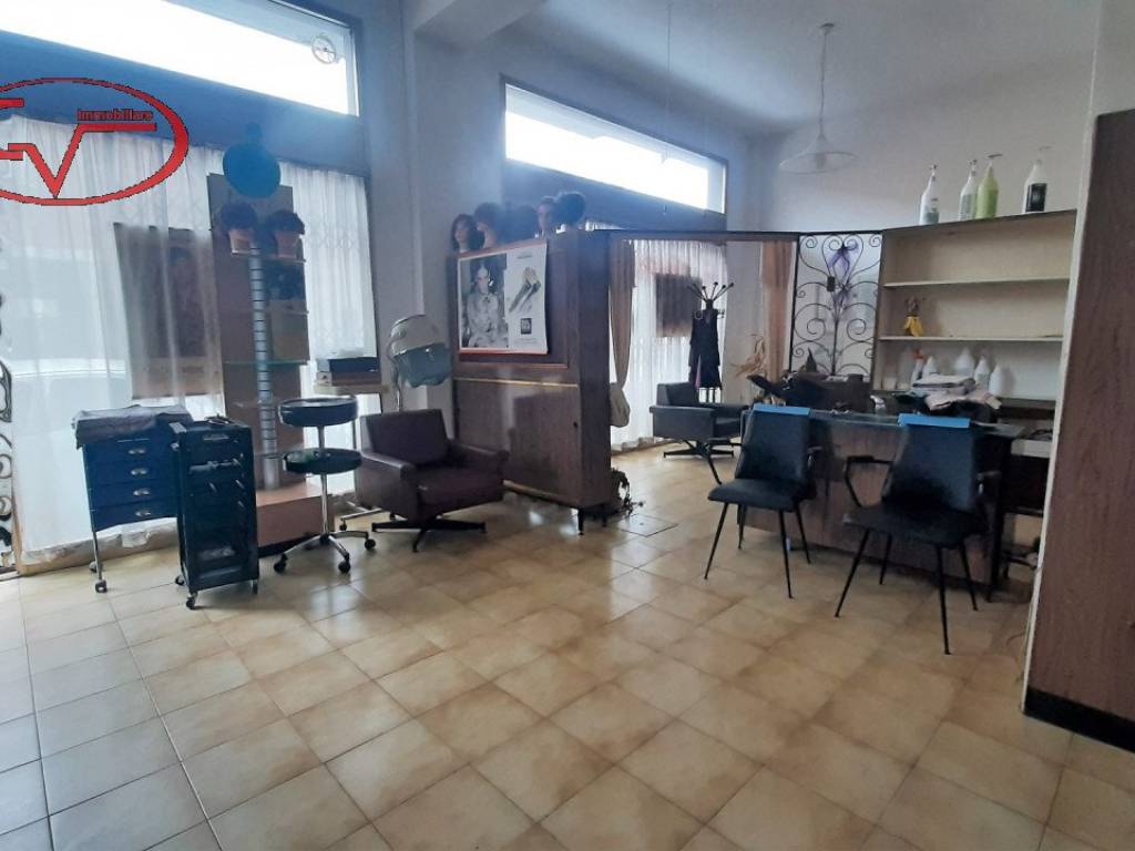 negozio in vendita a Montevarchi