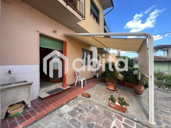 appartamento in vendita a Montevarchi in zona Levanella