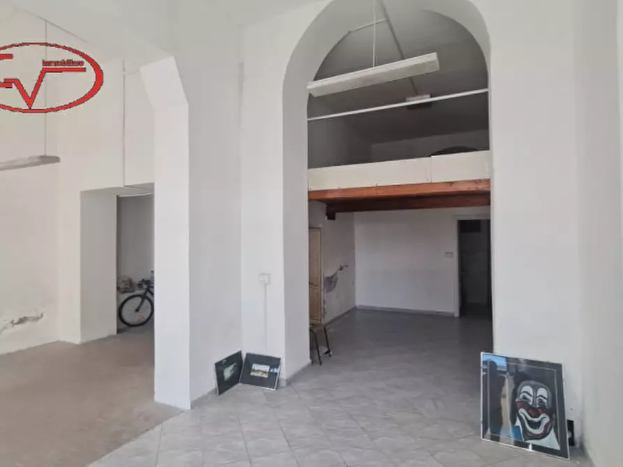 negozio in vendita a Montevarchi