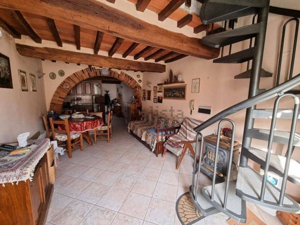 casa indipendente in vendita a Montevarchi in zona Levane