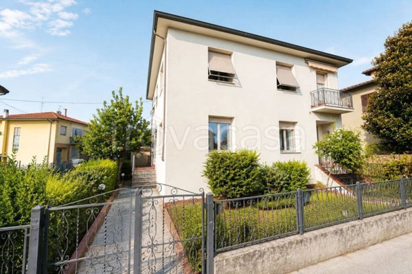 appartamento in vendita a Montevarchi in zona Levane