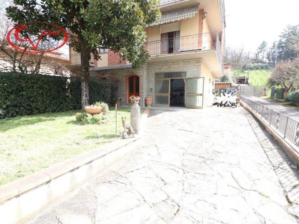 casa indipendente in vendita a Montevarchi