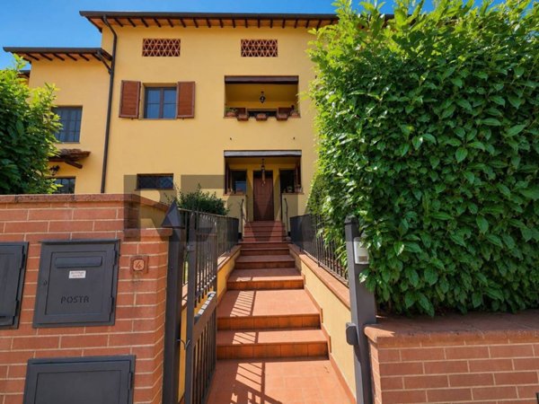 casa indipendente in vendita a Montevarchi