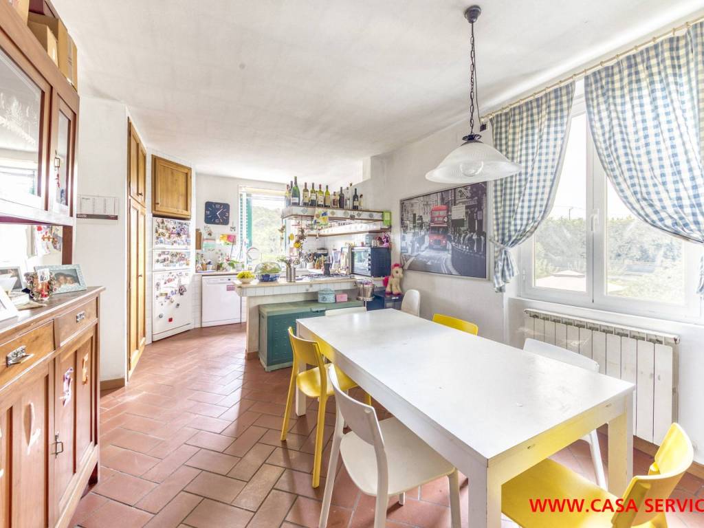 casa indipendente in vendita a Montevarchi