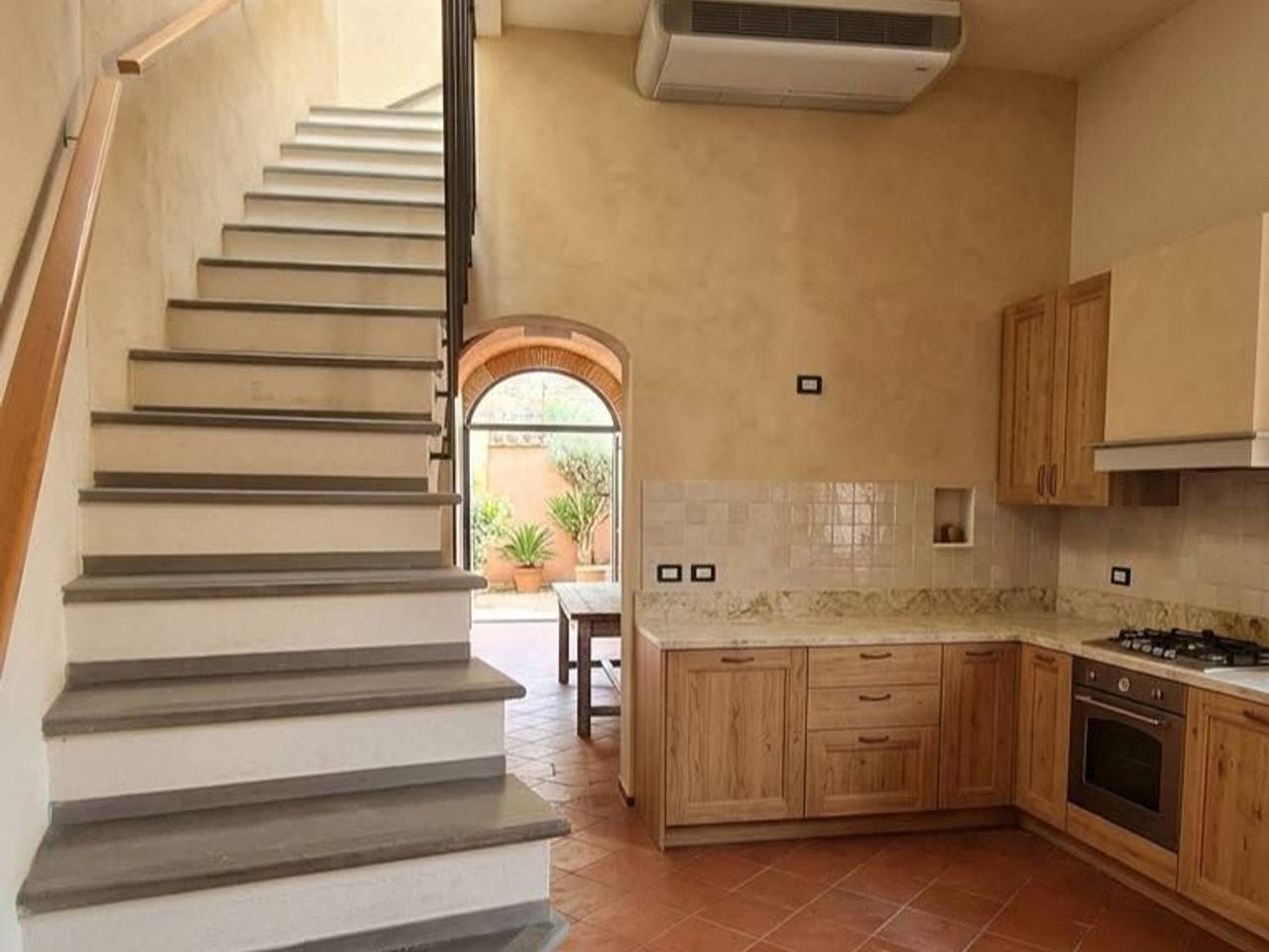 casa indipendente in vendita a Montevarchi in zona Levanella