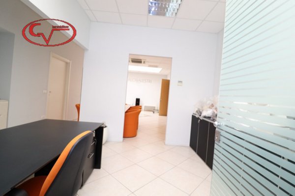 ufficio in vendita a Montevarchi in zona Levanella