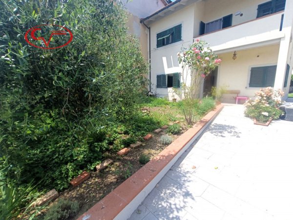 casa indipendente in vendita a Montevarchi in zona Levanella