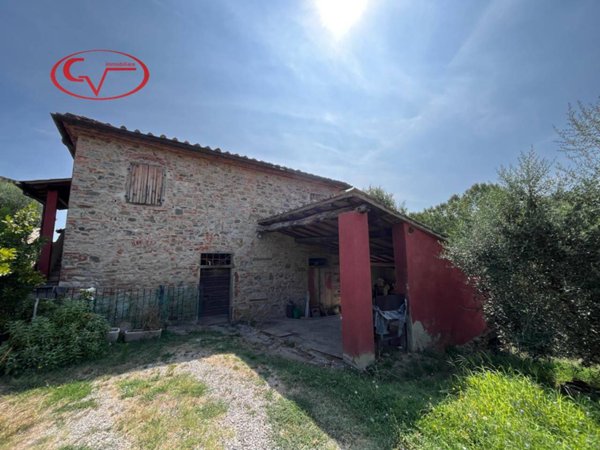casa indipendente in vendita a Montevarchi in zona Levanella