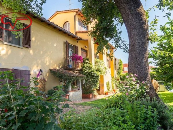casa indipendente in vendita a Montevarchi