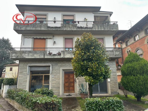 casa indipendente in vendita a Montevarchi