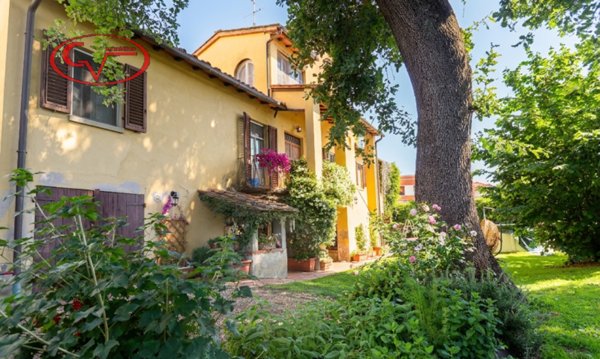 casa indipendente in vendita a Montevarchi in zona Levanella