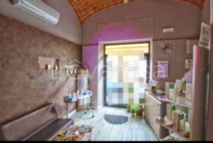 negozio in vendita a Montevarchi in zona Levanella