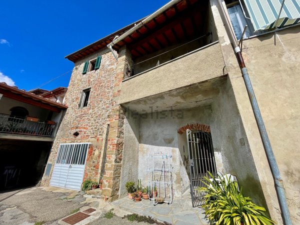 casa indipendente in vendita a Montevarchi in zona Ventena