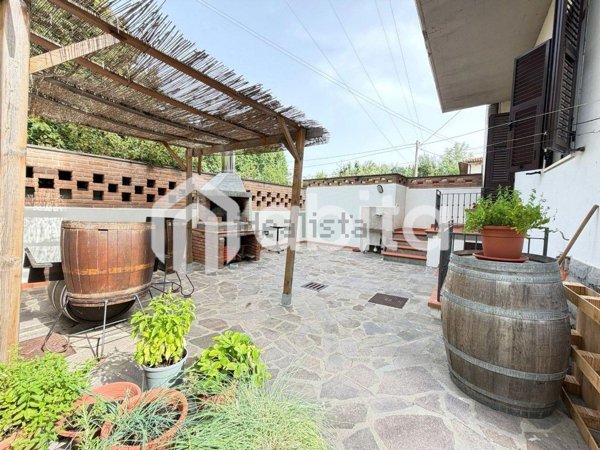 casa indipendente in vendita a Montevarchi