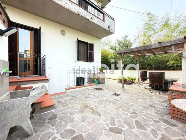 casa indipendente in vendita a Montevarchi