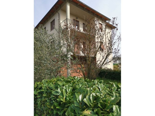 casa indipendente in vendita a Montevarchi in zona Levanella