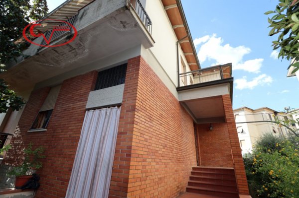 casa indipendente in vendita a Montevarchi