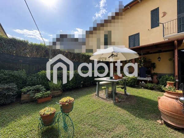casa indipendente in vendita a Montevarchi