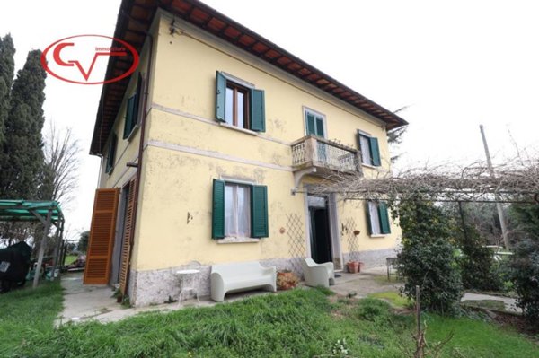 casa indipendente in vendita a Montevarchi in zona Noferi-Lavatoio