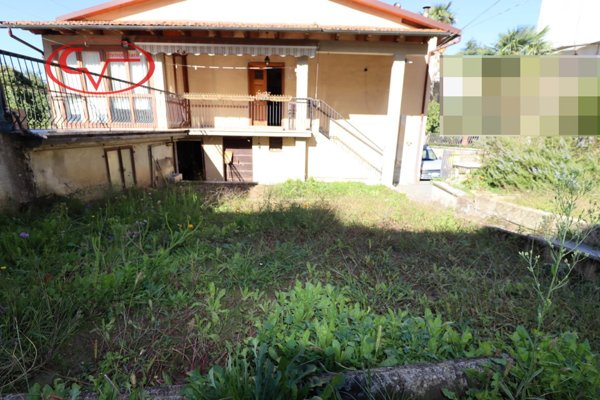 casa indipendente in vendita a Montevarchi in zona Mercatale Valdarno