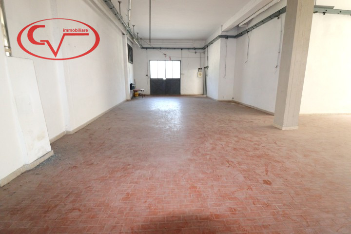 negozio in vendita a Montevarchi in zona Levane