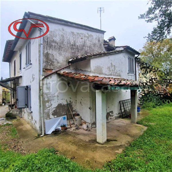 casa indipendente in vendita a Montevarchi