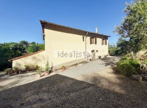 casa indipendente in vendita a Montevarchi in zona Levanella