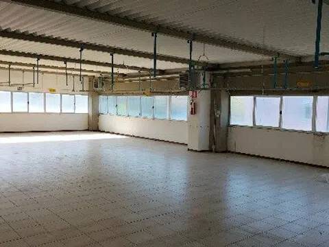 locale commerciale in vendita a Montevarchi in zona Levanella