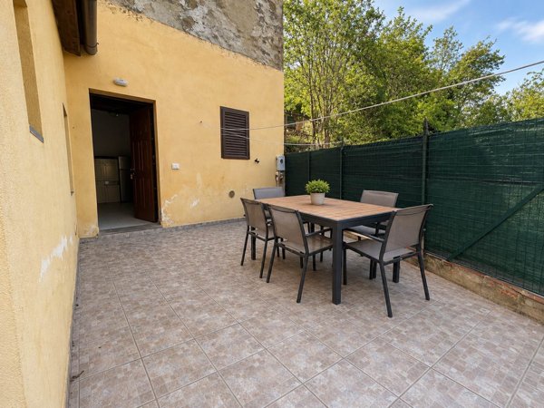 appartamento in vendita a Montevarchi in zona Levane