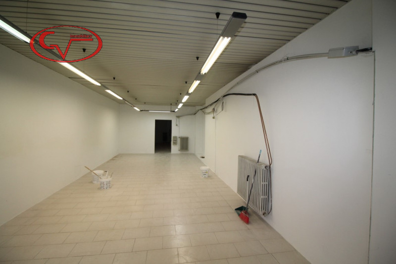 negozio in vendita a Montevarchi