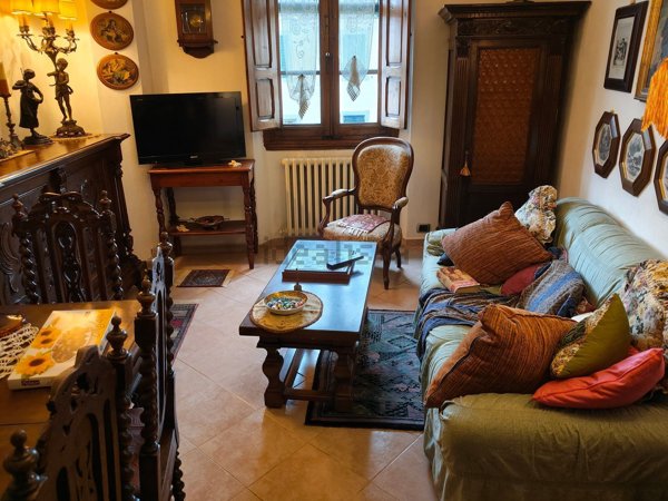 casa indipendente in vendita a Montevarchi