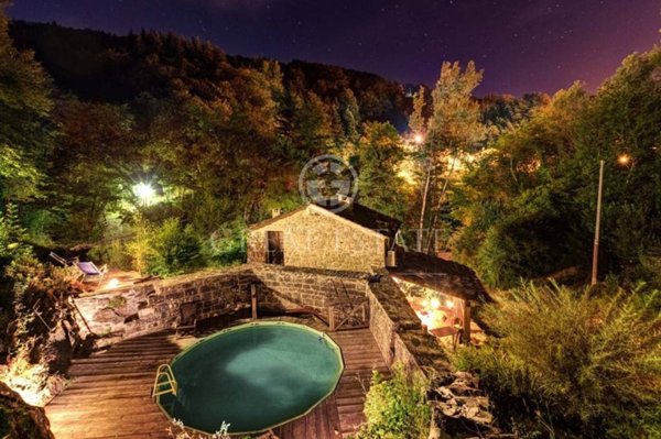 casa indipendente in vendita ad Ortignano Raggiolo in zona Raggiolo