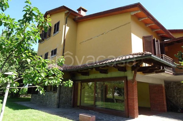 casa indipendente in vendita ad Ortignano Raggiolo in zona Villa