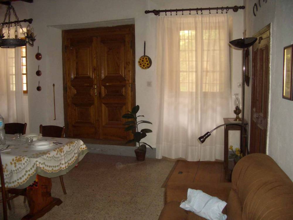 casa indipendente in vendita ad Ortignano Raggiolo
