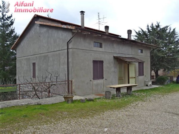 casa indipendente in vendita ad Ortignano Raggiolo
