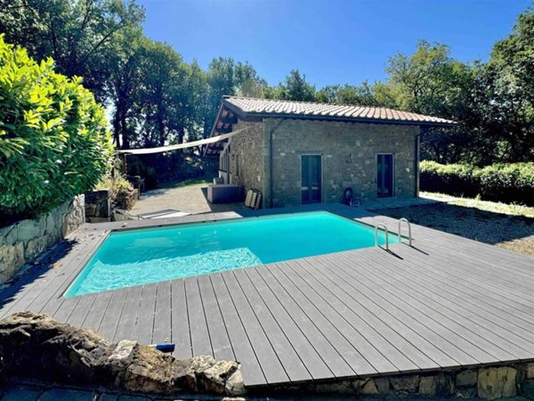 casa indipendente in vendita ad Ortignano Raggiolo in zona Villa