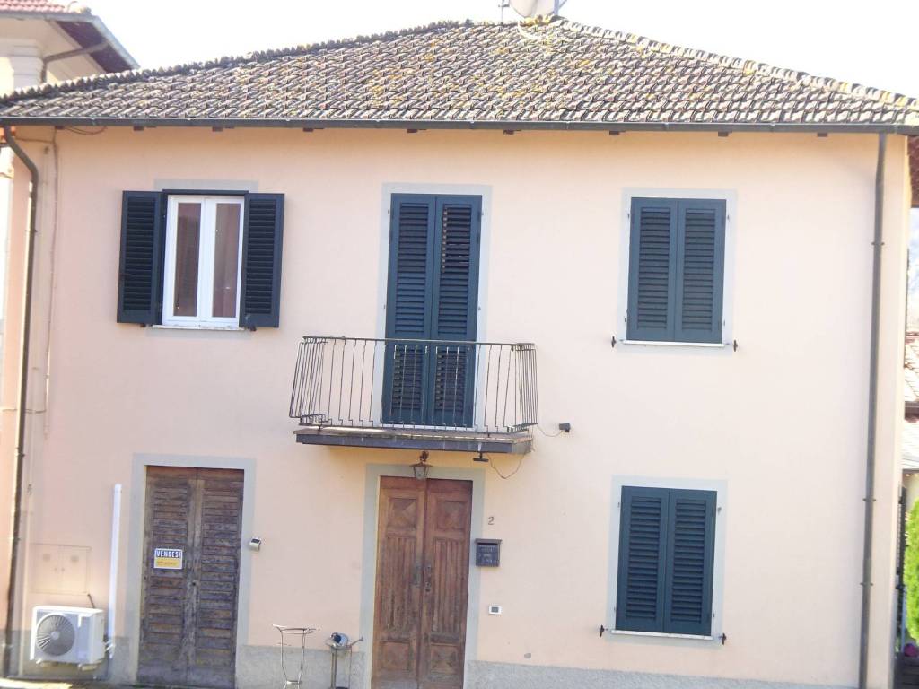 casa indipendente in vendita ad Ortignano Raggiolo