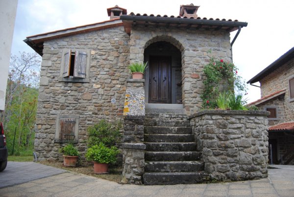 casa indipendente in vendita ad Ortignano Raggiolo
