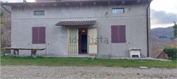 casa indipendente in vendita ad Ortignano Raggiolo