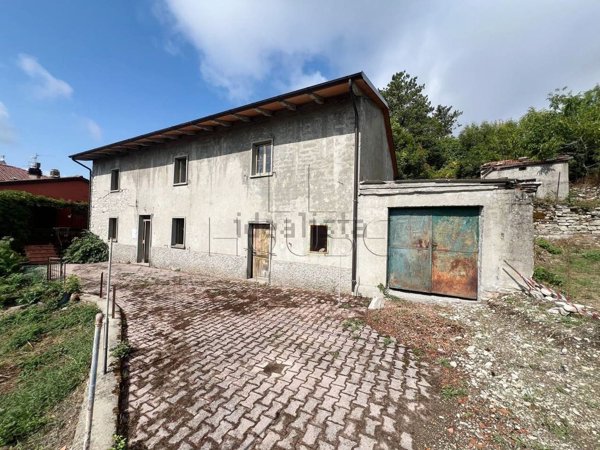 casa indipendente in vendita a Pieve Santo Stefano in zona Montalone