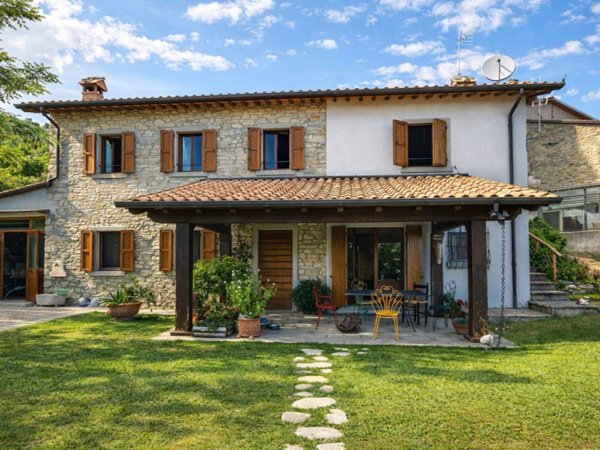casa indipendente in vendita a Pieve Santo Stefano in zona Montalone