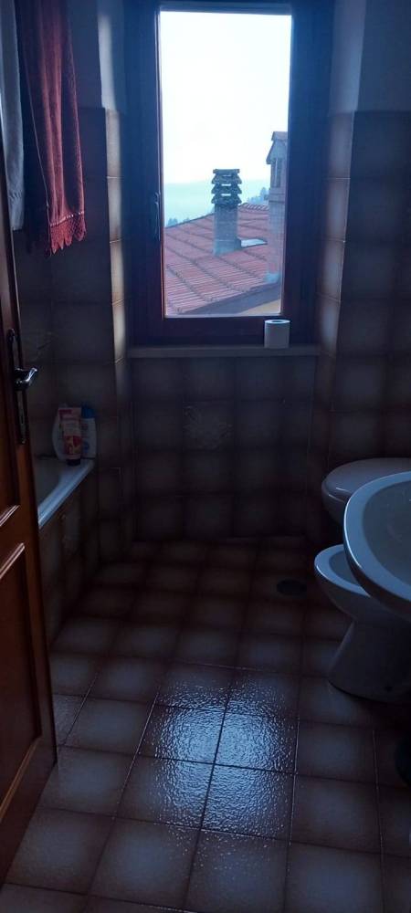 casa indipendente in vendita a Poppi in zona Moggiona