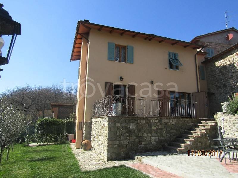 casa indipendente in vendita a Poppi