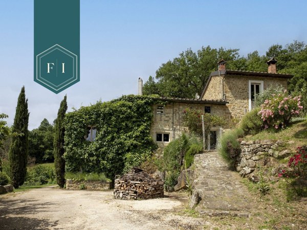 casale in vendita a Poppi