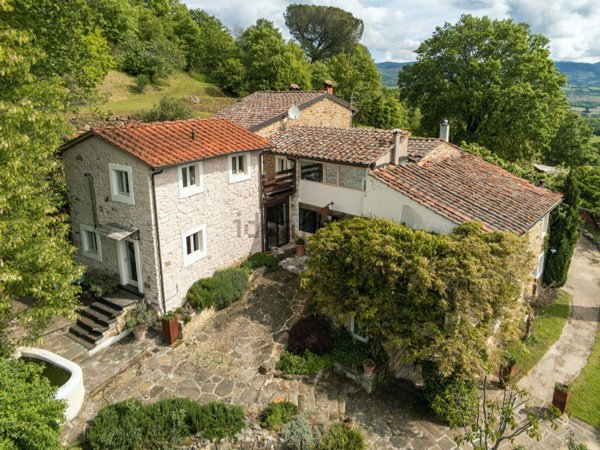 casa indipendente in vendita a Poppi
