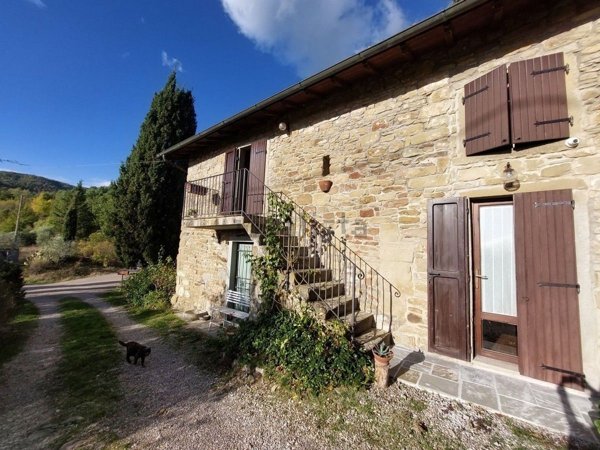 casa indipendente in vendita a Poppi in zona Sala