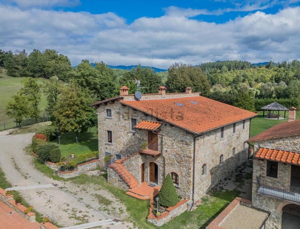 casale in vendita a Poppi