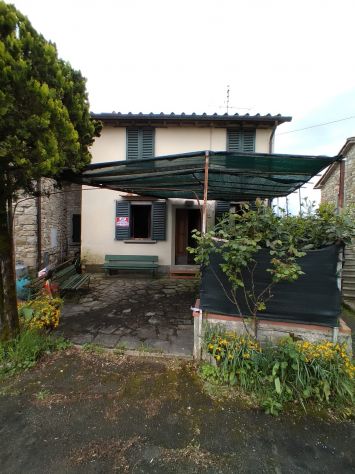 casa indipendente in vendita a Poppi in zona Avena