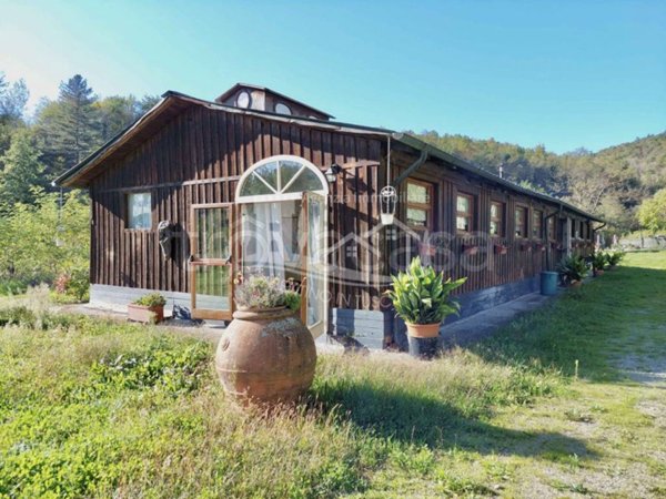 negozio in vendita a Poppi