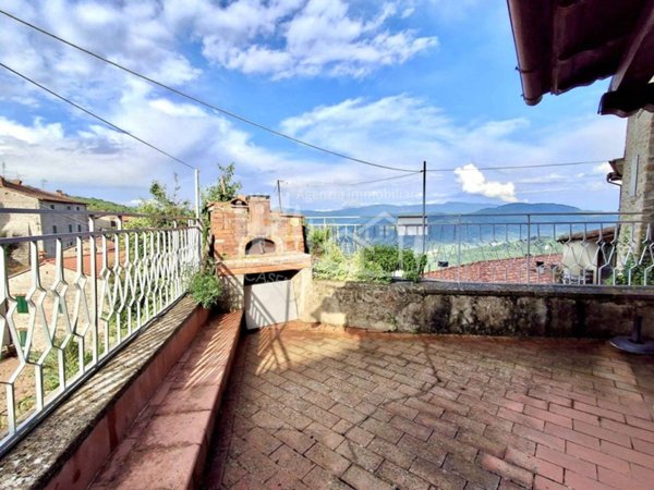 casa indipendente in vendita a Poppi